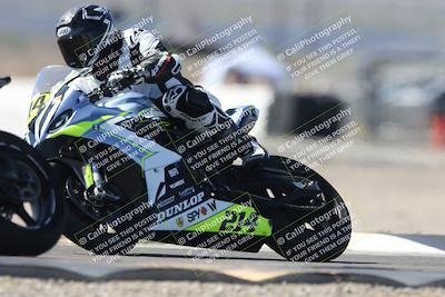 media/Oct-05-2025-CVMA (Sun) [[beeef4f201]]/Race 5-Amateur Supersport Open (Holeshot)/